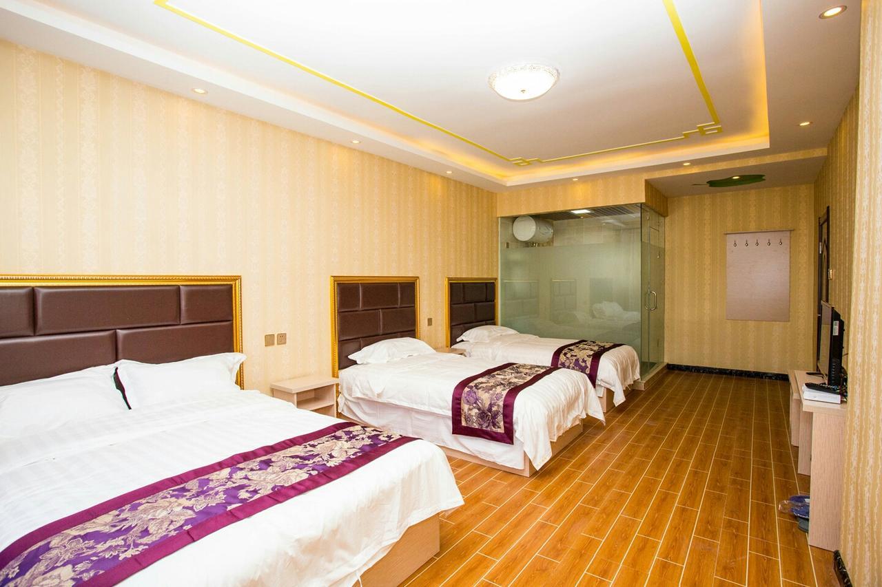 Отель 哈尔滨机场东方红运宾馆 Экстерьер фото